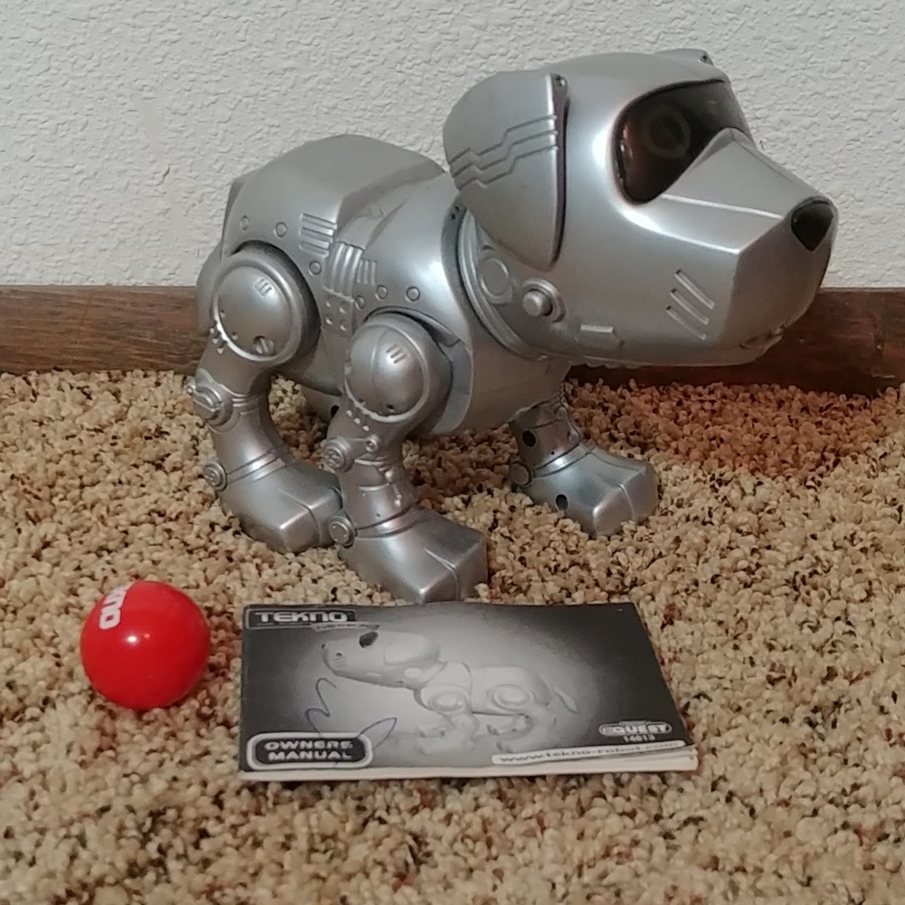 Tekno the Robot Puppy - Picture 4 of 8